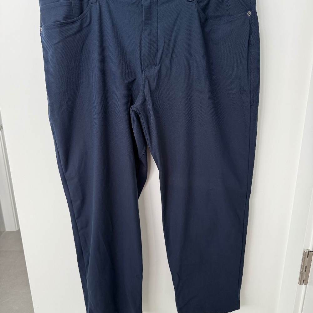 Lululemon men’s ABC classic fit pant